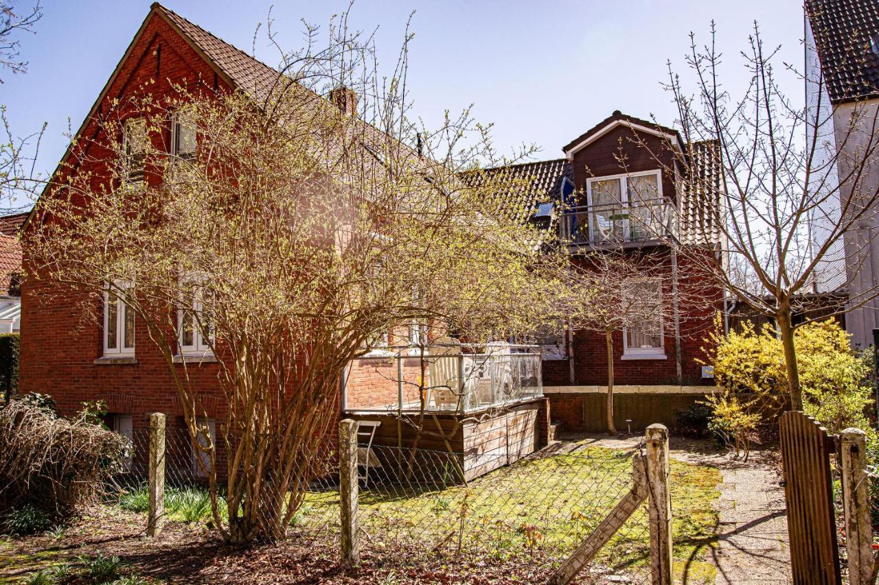 Haus Am Park 1 Teestuuv Apartment